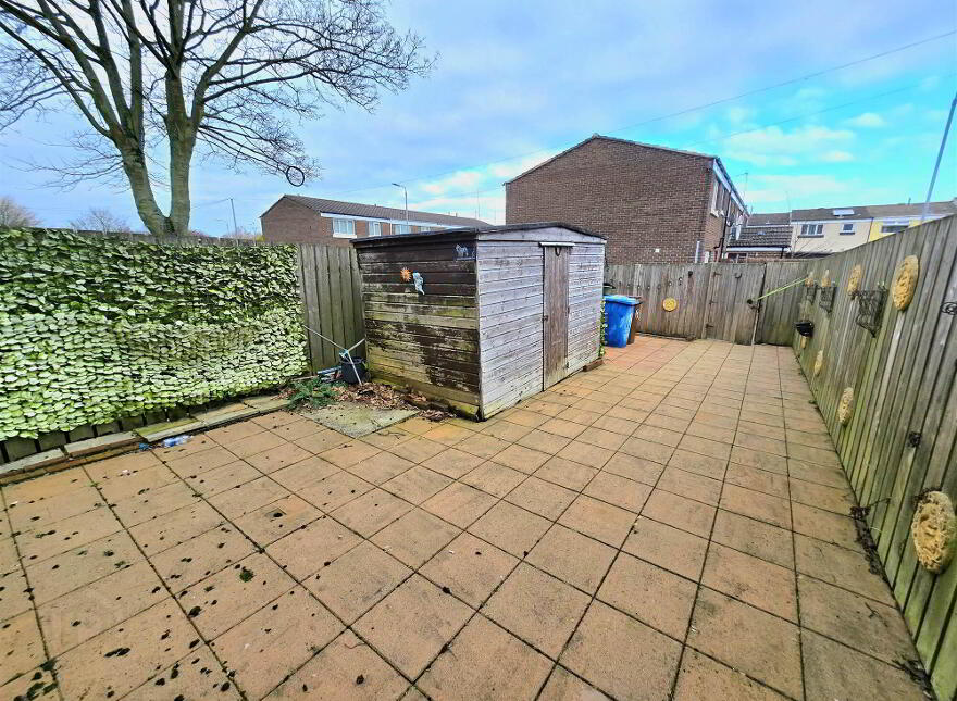 12 Ashmount Gardens, Lisburn, BT27 5DA