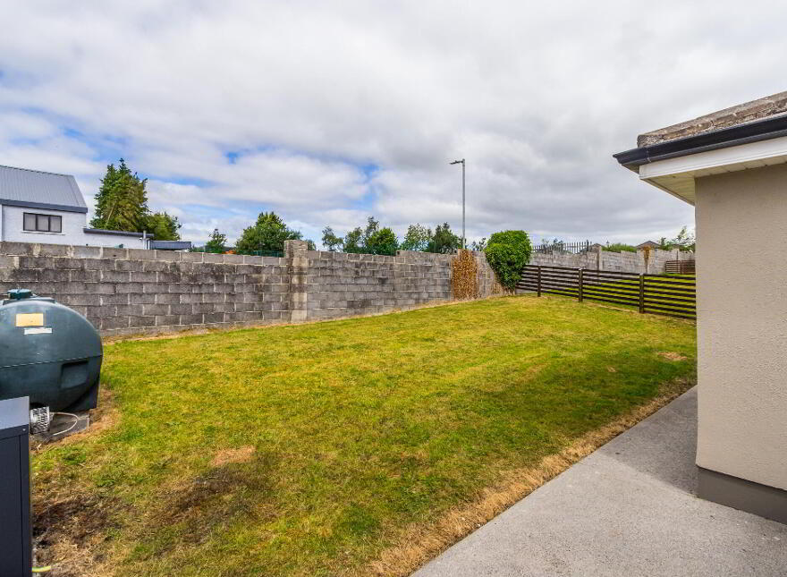 56 Castle Manor, Racecourse Road, F42W244