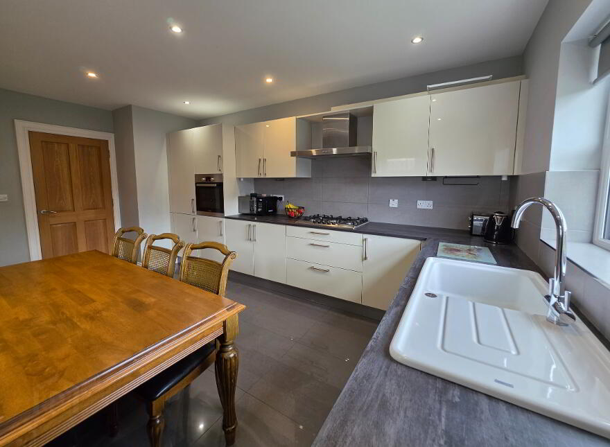 6 Clare Drive, Ballycastle, BT54 6FN