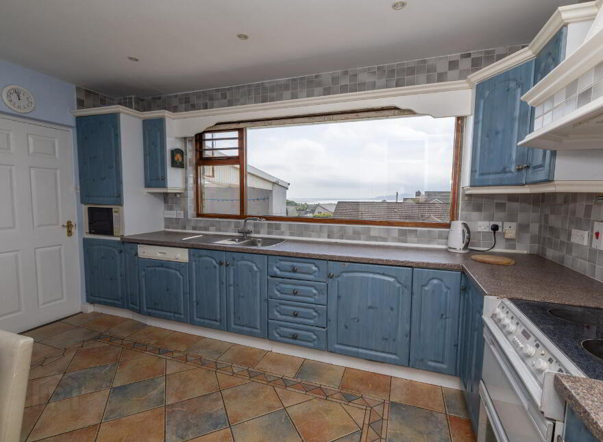 32 Pinewood Hill, Warrenpoint, Newry, BT34 3RH