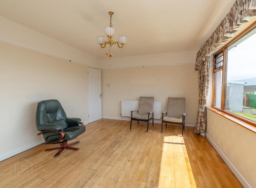 32 Pinewood Hill, Warrenpoint, Newry, BT34 3RH