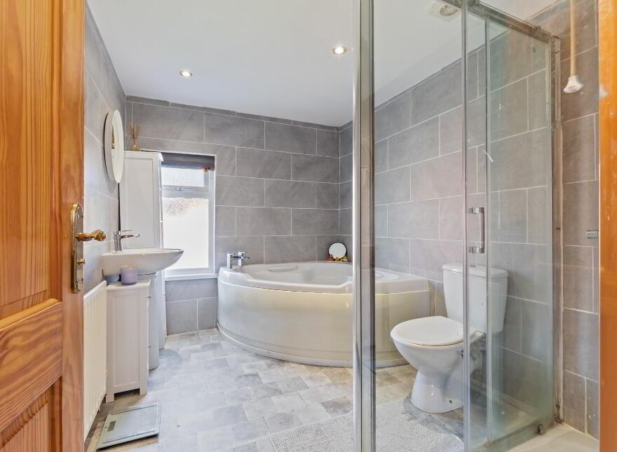 25 Victoria Road, Belfast, BT4 1QU