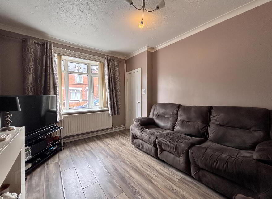 17 Glenside Parade, Belfast, BT14 8AH