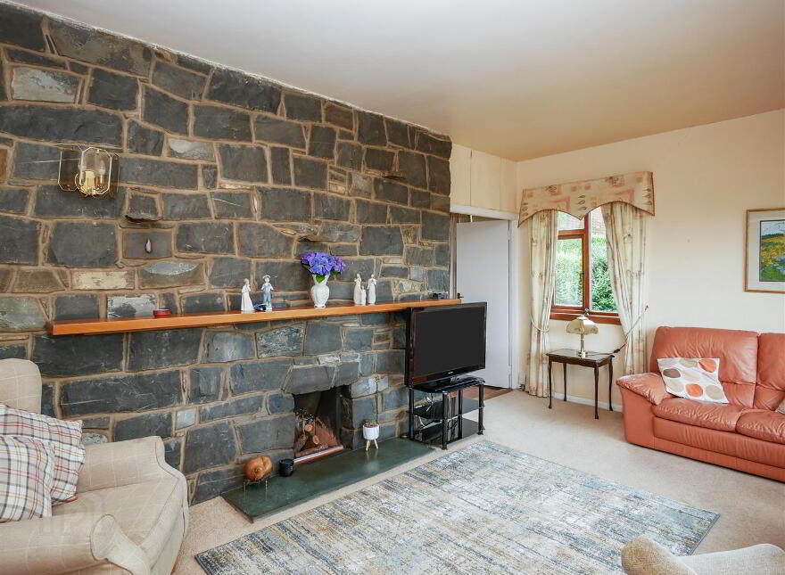 246 Saintfield Road, Belfast, BT8 6HH