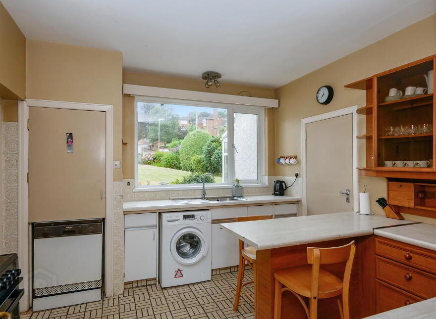 246 Saintfield Road, Belfast, BT8 6HH