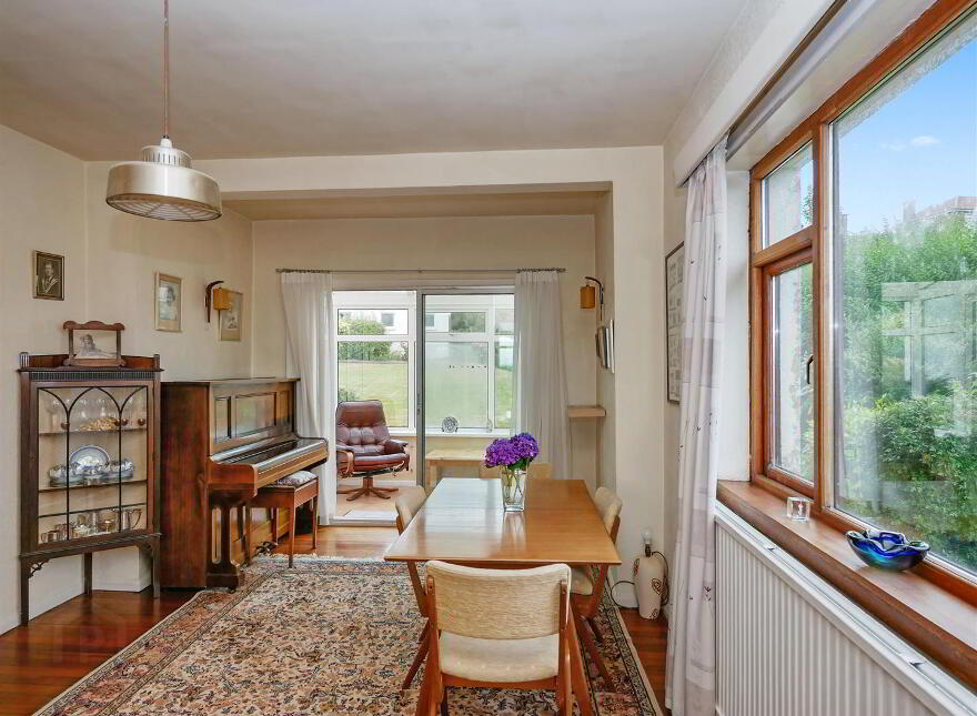 246 Saintfield Road, Belfast, BT8 6HH