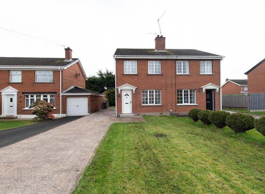 15 Muskett Gardens, Carryduff, Belfast, BT8 8QW
