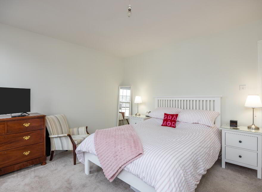 31 Lisburn Street, Royal Hillsborough, BT26 6AB