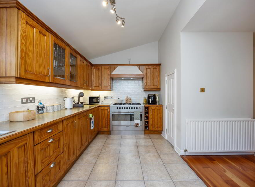 31 Lisburn Street, Royal Hillsborough, BT26 6AB