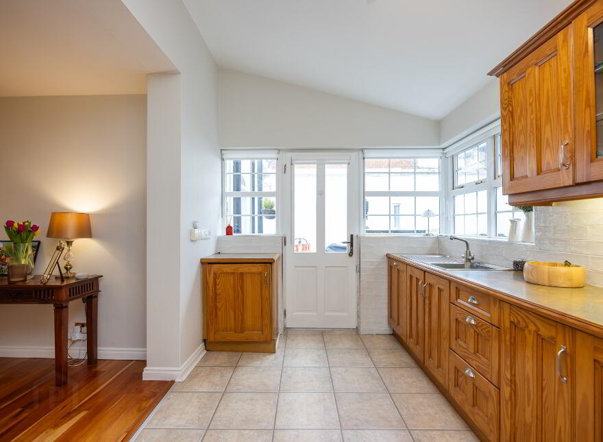 31 Lisburn Street, Royal Hillsborough, BT26 6AB