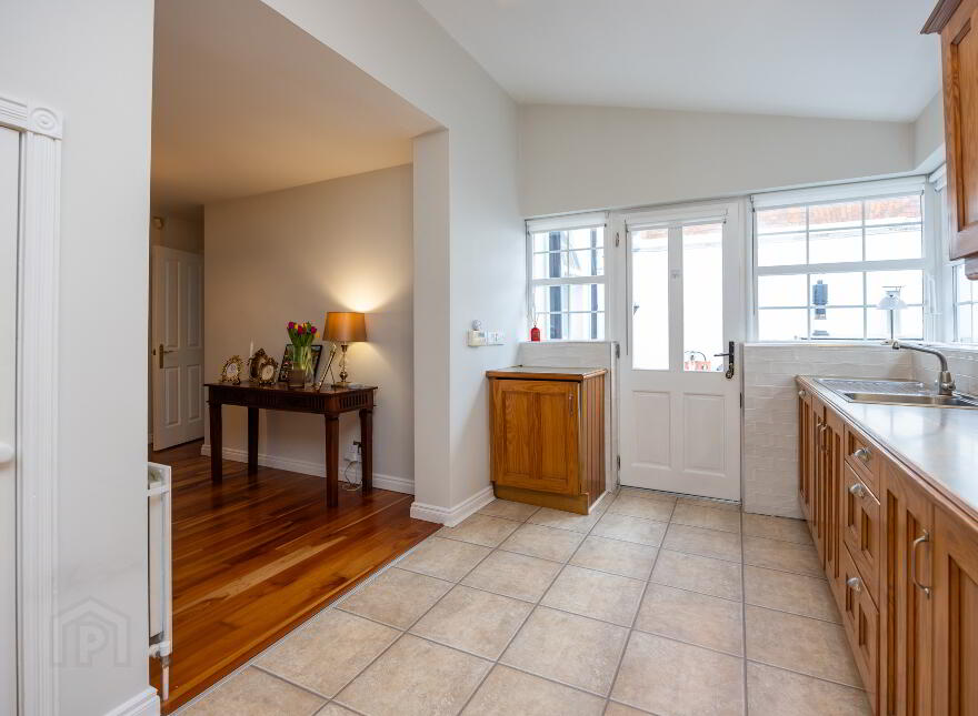 31 Lisburn Street, Royal Hillsborough, BT26 6AB