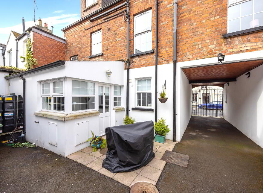 31 Lisburn Street, Royal Hillsborough, BT26 6AB