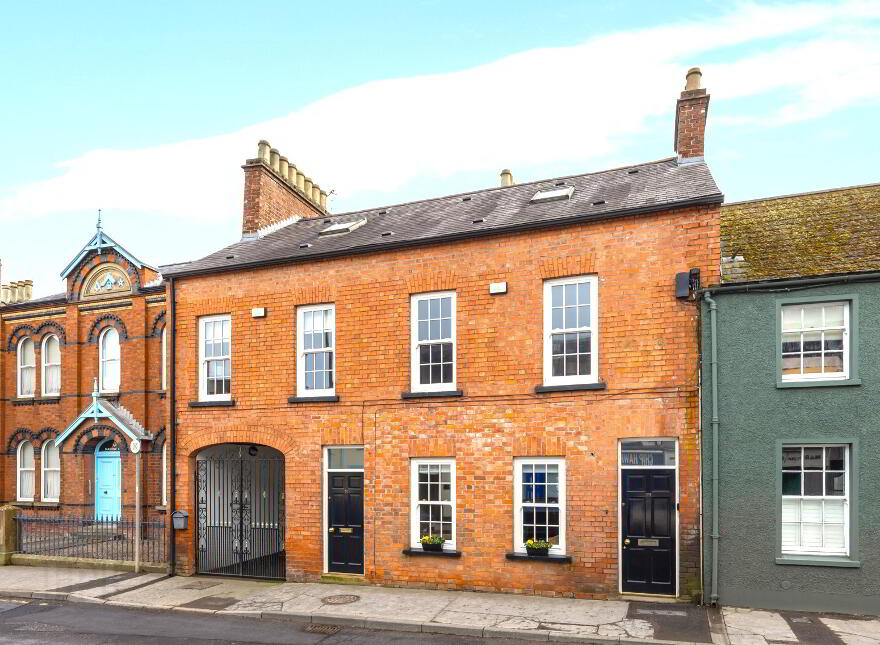 31 Lisburn Street, Royal Hillsborough, BT26 6AB