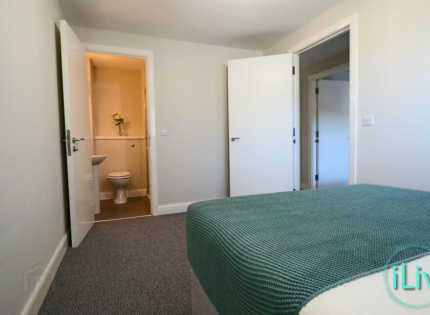 906 College Court Central, 56 King Street, Belfast, BT1 6BZ