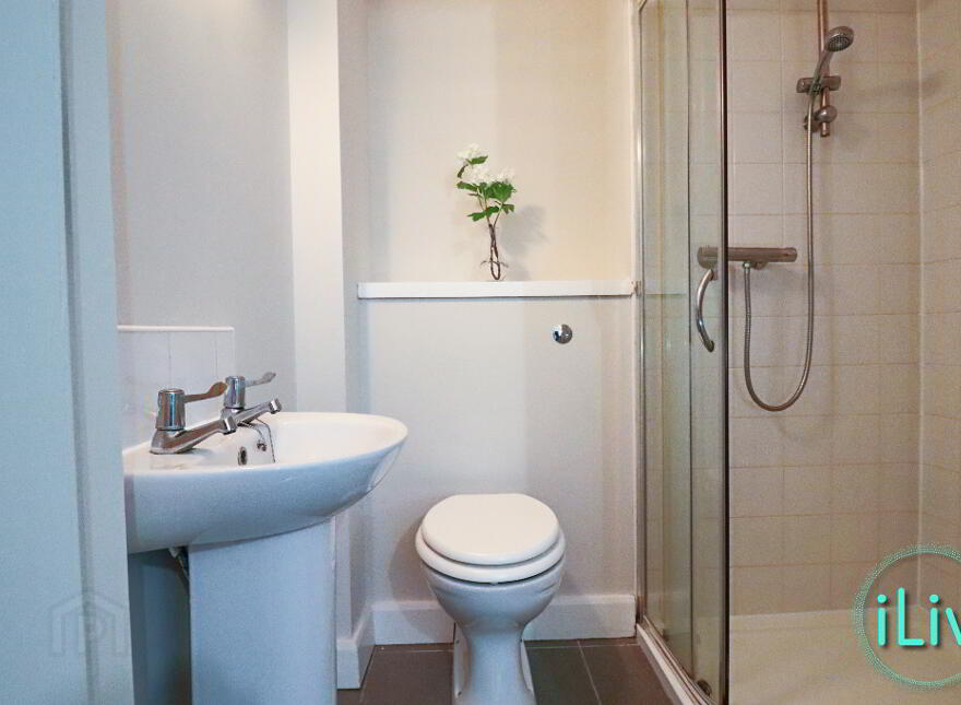 906 College Court Central, 56 King Street, Belfast, BT1 6BZ