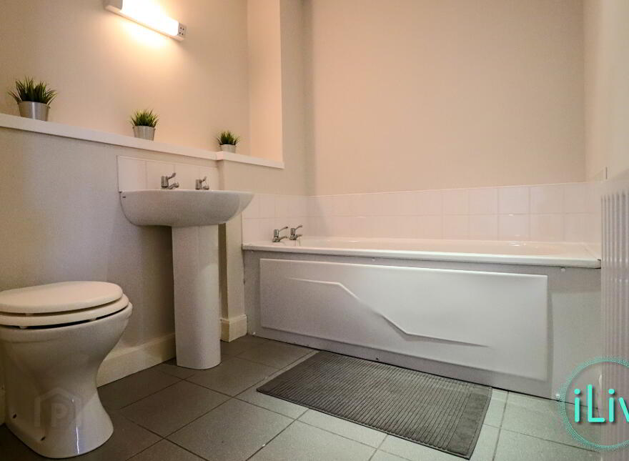 906 College Court Central, 56 King Street, Belfast, BT1 6BZ