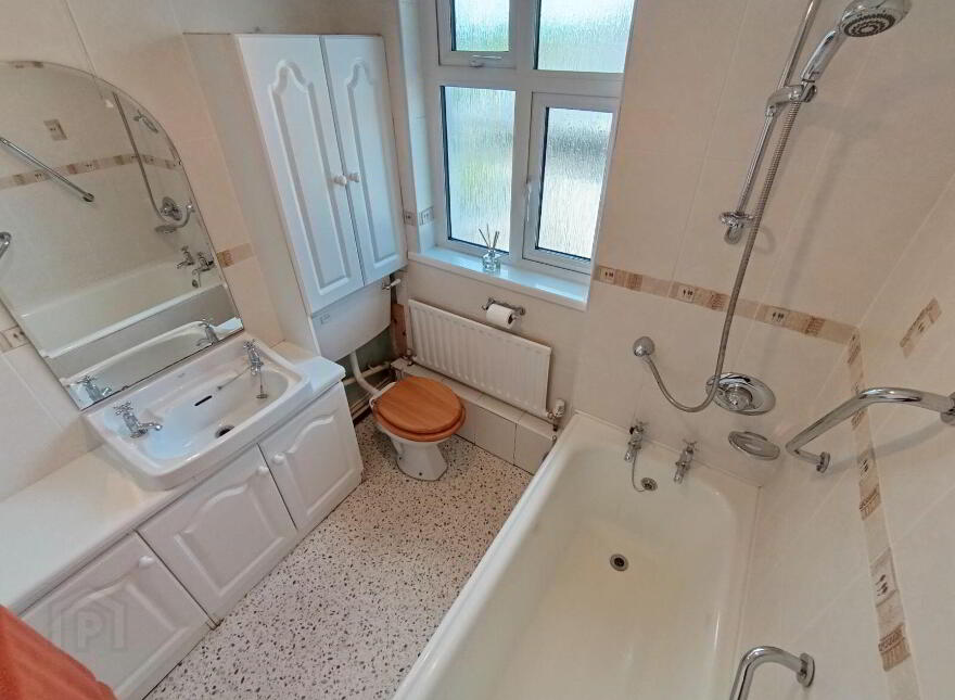 4 Coolraine Terrace, Ennis Road, North Circular Road, V94X4CP