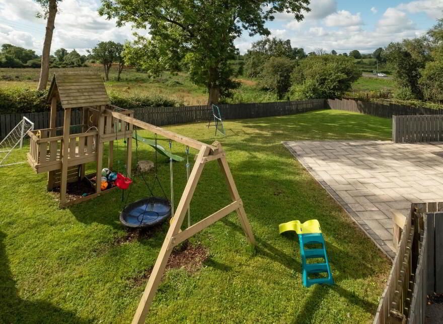 21 Hollybank, Lisnaskea, Enniskillen, BT92 0GE