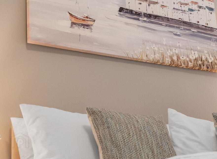 2 Hillcrest View (HOLIDAY LET), Portrush, BT52 2RB