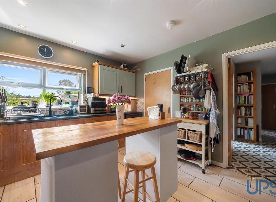6 Scroggy Road, Ballinderry Upper, Lisburn, BT28 2EZ