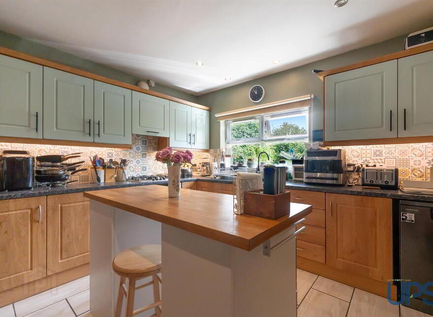 6 Scroggy Road, Ballinderry Upper, Lisburn, BT28 2EZ