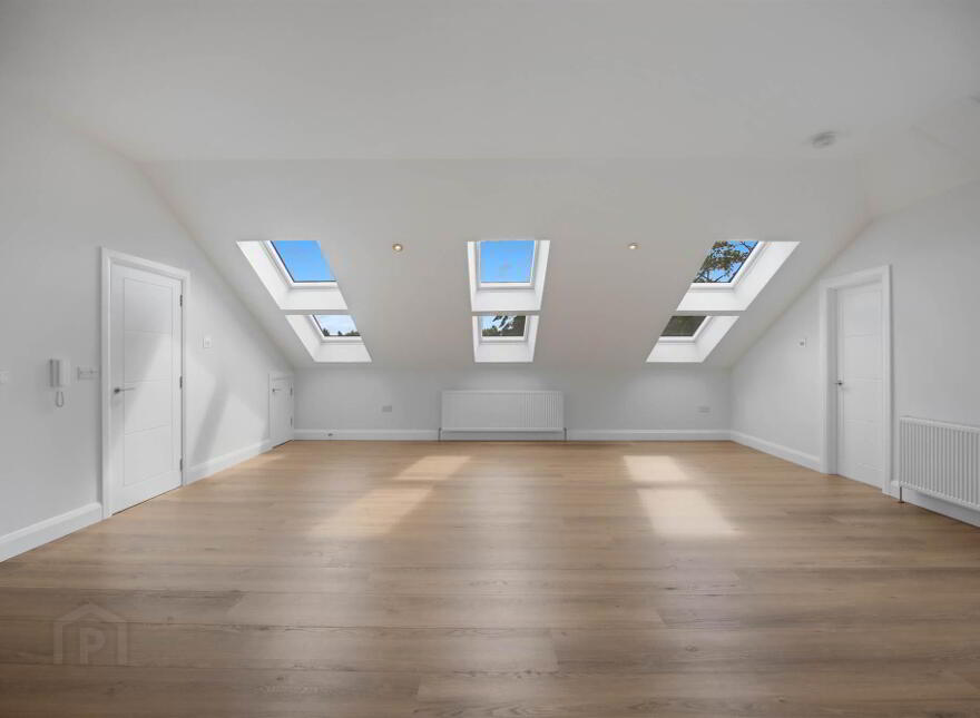 Apt 9, 132 Hillsborough Road, Lisburn, BT27 5QY