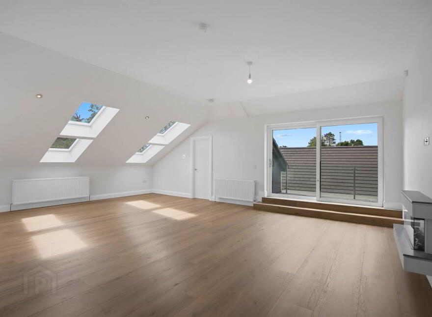 Apt 9, 132 Hillsborough Road, Lisburn, BT27 5QY