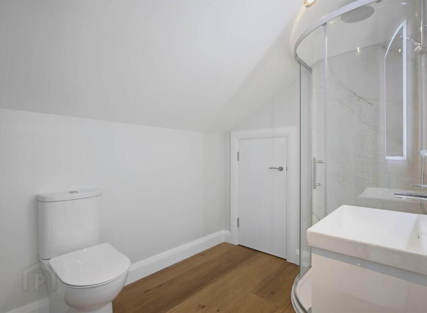 Apt 9, 132 Hillsborough Road, Lisburn, BT27 5QY