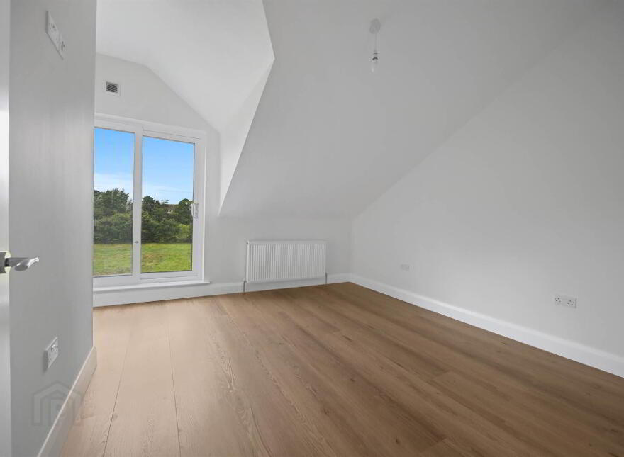 Apt 9, 132 Hillsborough Road, Lisburn, BT27 5QY