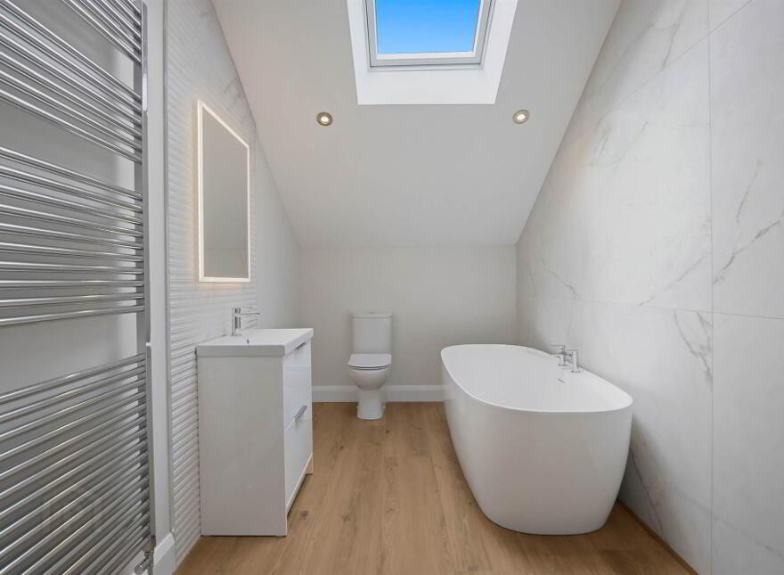 Apt 9, 132 Hillsborough Road, Lisburn, BT27 5QY