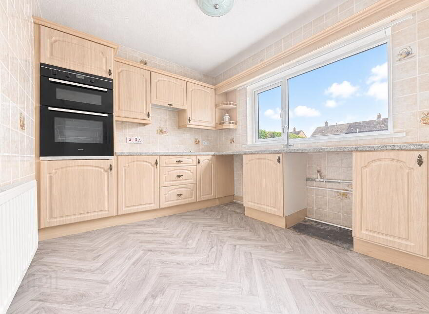 14 Elmwood Park, Carrickfergus, BT38 8DT
