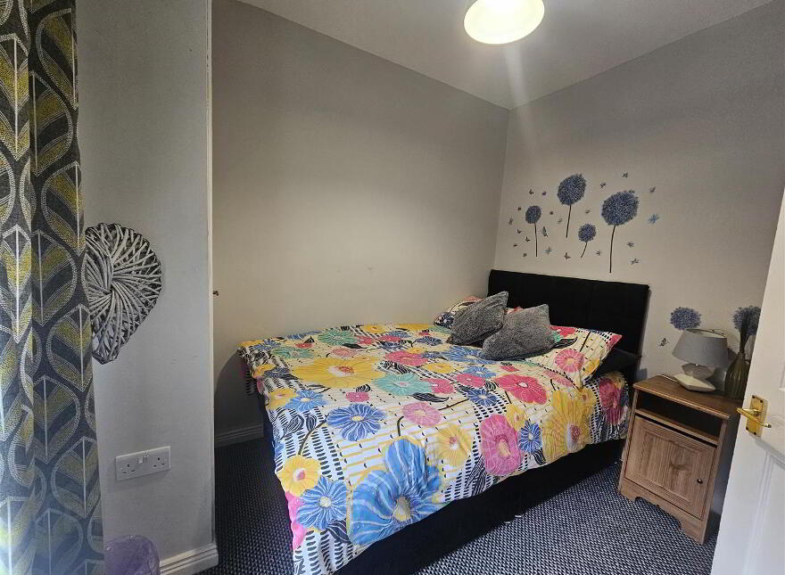 44 Beechmount Parade, Falls Road, Belfast, BT12 7LW