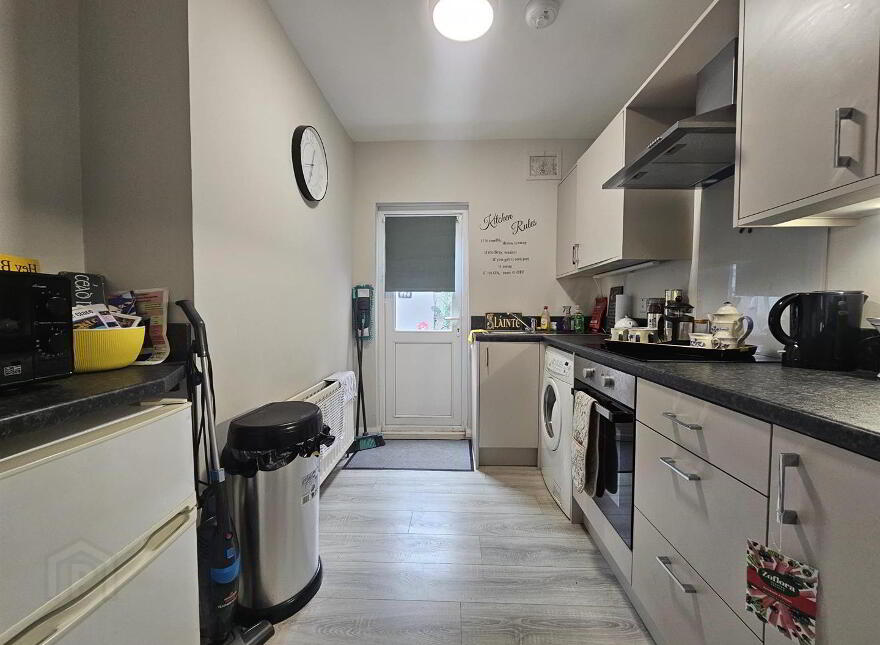 44 Beechmount Parade, Falls Road, Belfast, BT12 7LW
