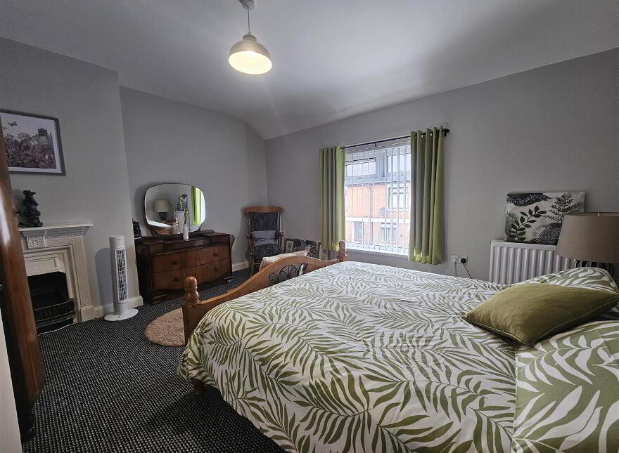 44 Beechmount Parade, Falls Road, Belfast, BT12 7LW