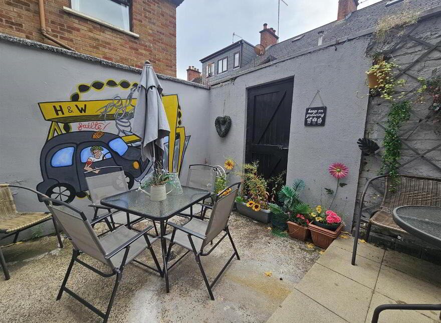 44 Beechmount Parade, Falls Road, Belfast, BT12 7LW
