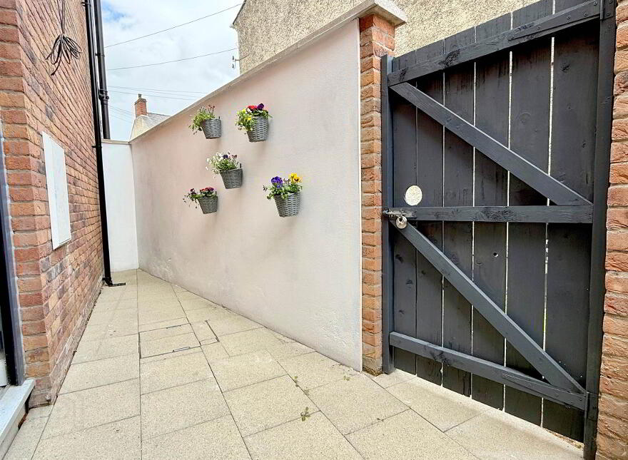 68b Dromore Street, Belfast, BT6 8PF