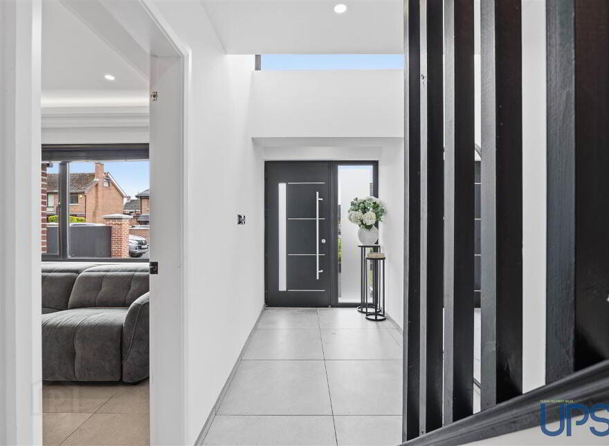 9 Coolnasilla Gardens, Glen Road, Belfast, BT11 8LE
