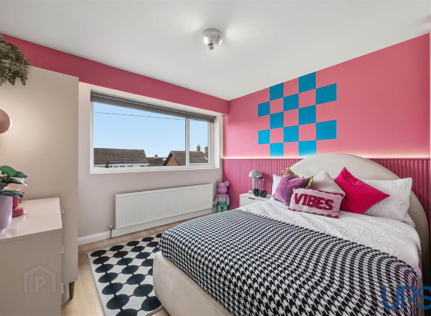 9 Coolnasilla Gardens, Glen Road, Belfast, BT11 8LE