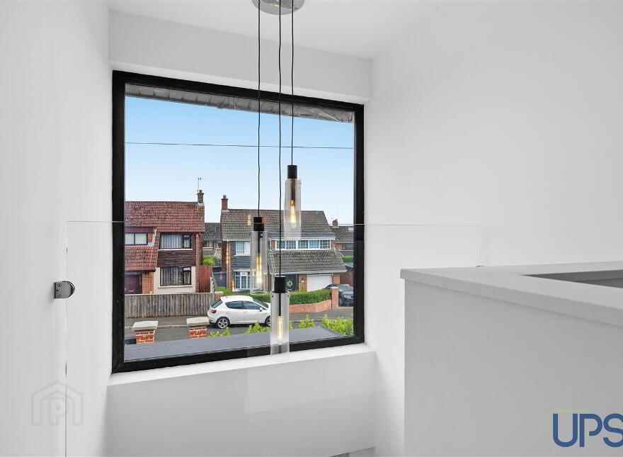 9 Coolnasilla Gardens, Glen Road, Belfast, BT11 8LE