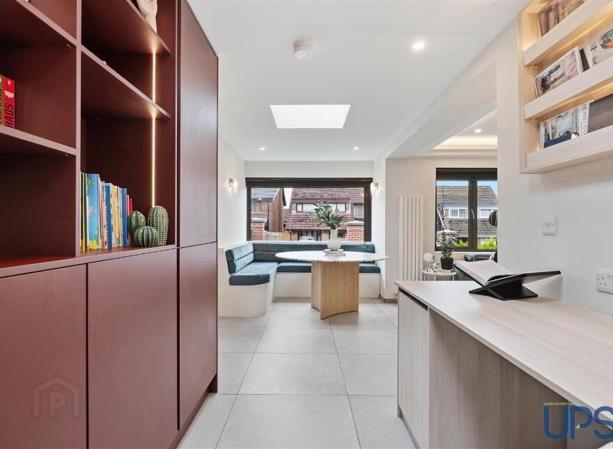 9 Coolnasilla Gardens, Glen Road, Belfast, BT11 8LE