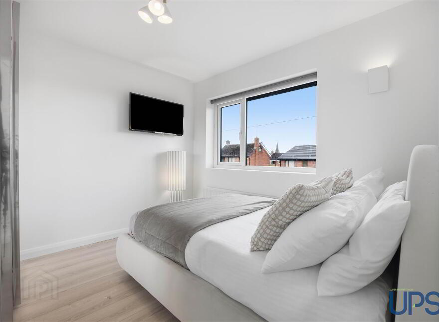 9 Coolnasilla Gardens, Glen Road, Belfast, BT11 8LE