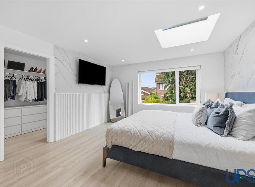 9 Coolnasilla Gardens, Glen Road, Belfast, BT11 8LE