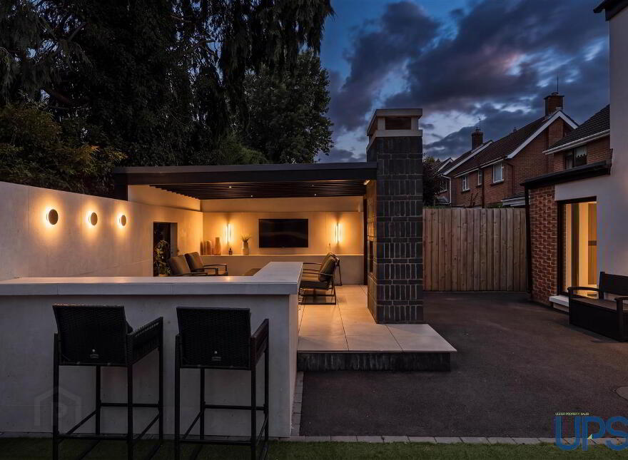 9 Coolnasilla Gardens, Glen Road, Belfast, BT11 8LE