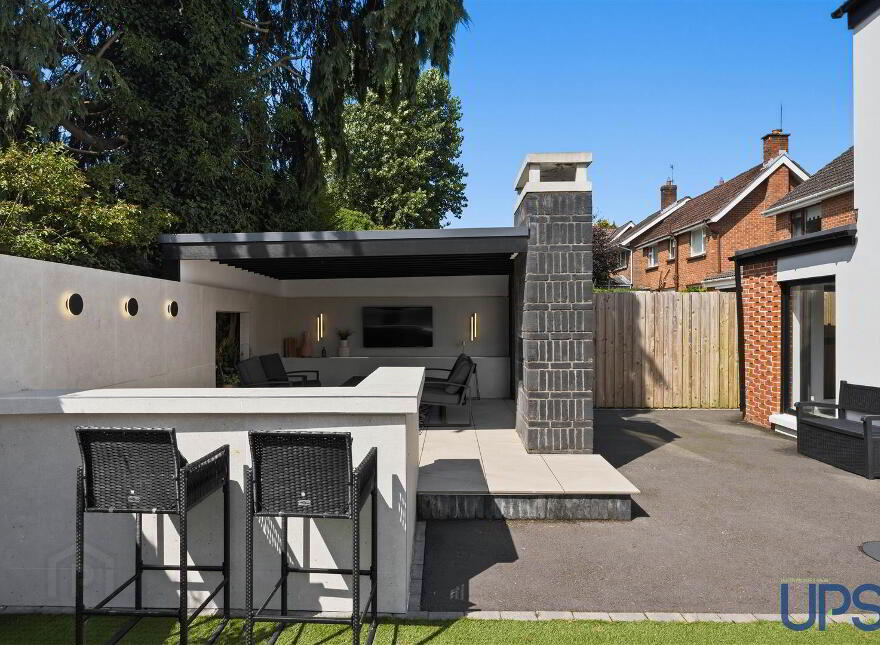 9 Coolnasilla Gardens, Glen Road, Belfast, BT11 8LE
