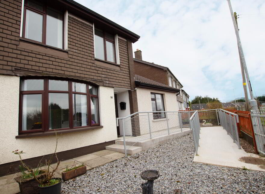 16 King William III Crescent, Maghera, BT46 5HA photo