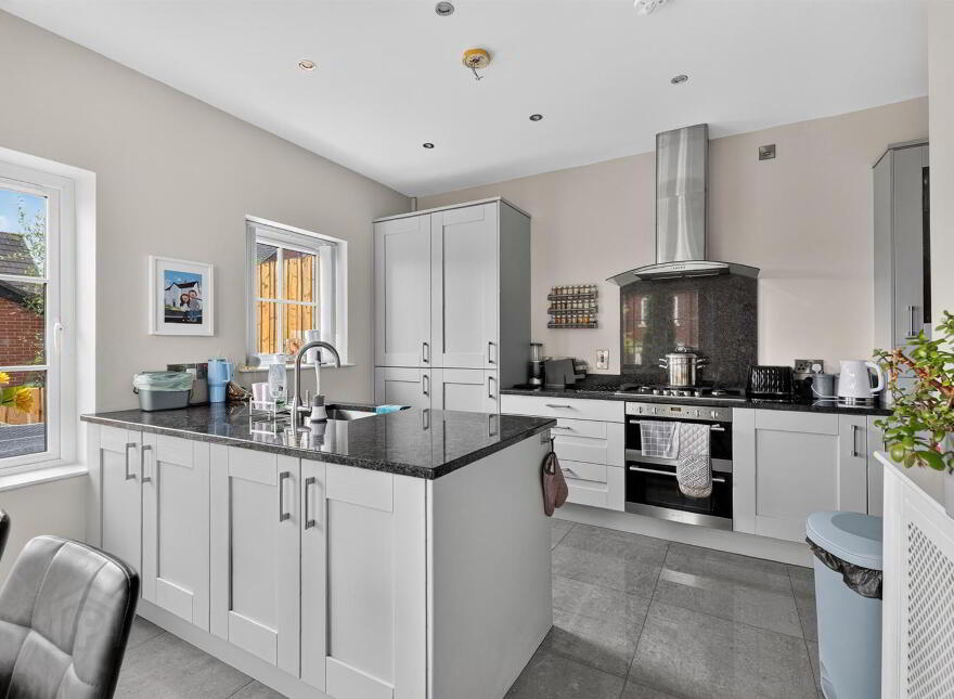 9 Woodfort Gardens, Lisburn, BT28 3QN