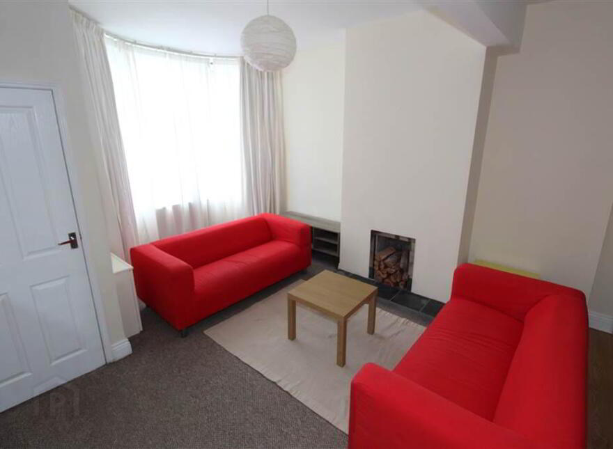 30 Titania Street, Belfast, BT6 8NT
