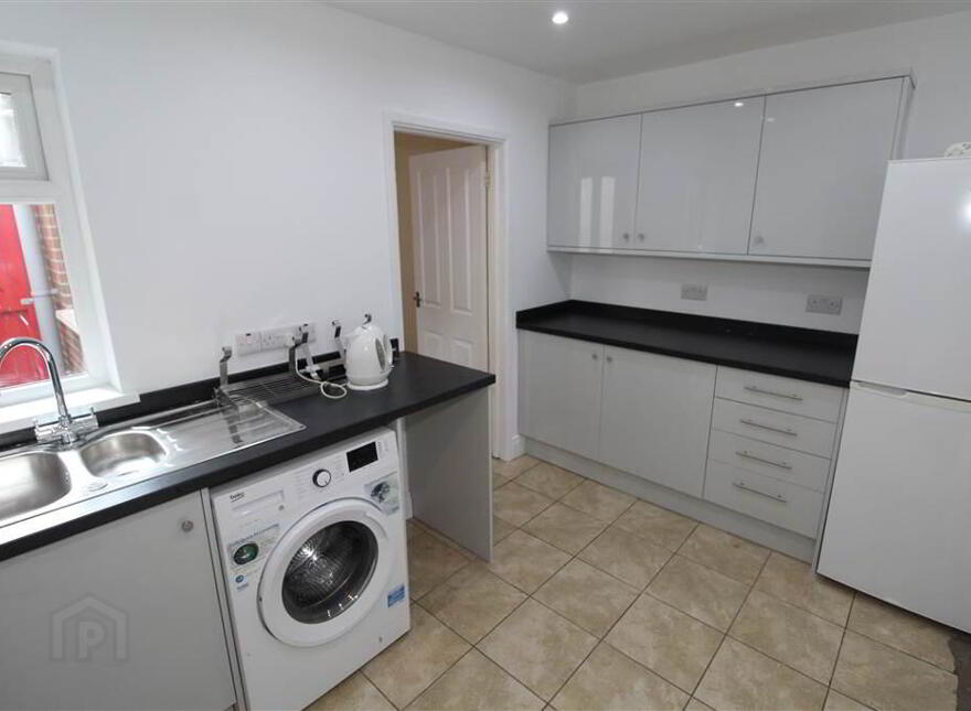 30 Titania Street, Belfast, BT6 8NT