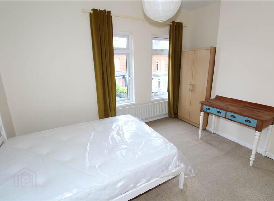 30 Titania Street, Belfast, BT6 8NT