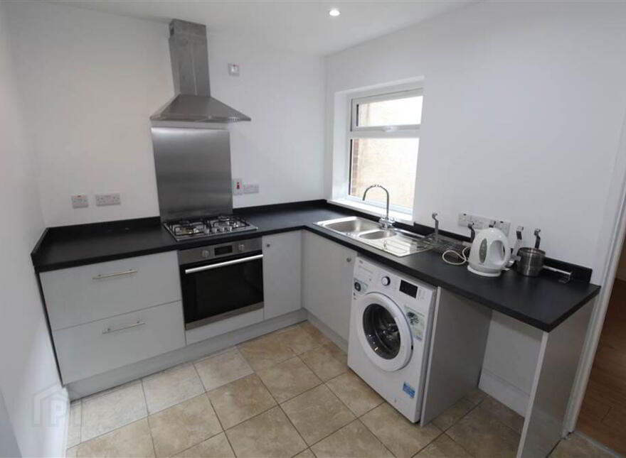 30 Titania Street, Belfast, BT6 8NT